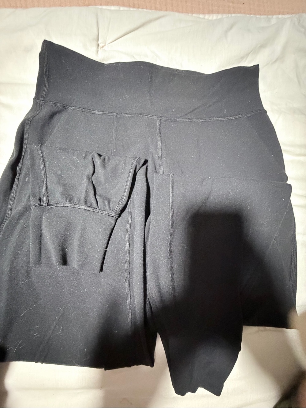 Lululemon black joggers with Built-inSide Pockets